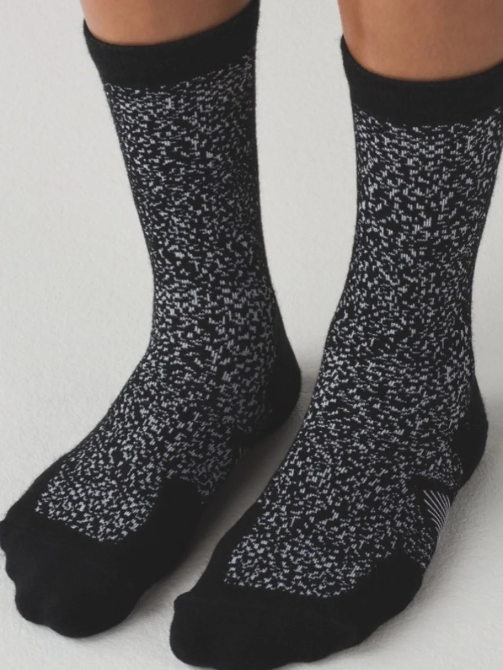 Lululemon Wool Runderland Socks S/M Black White Ray NWT